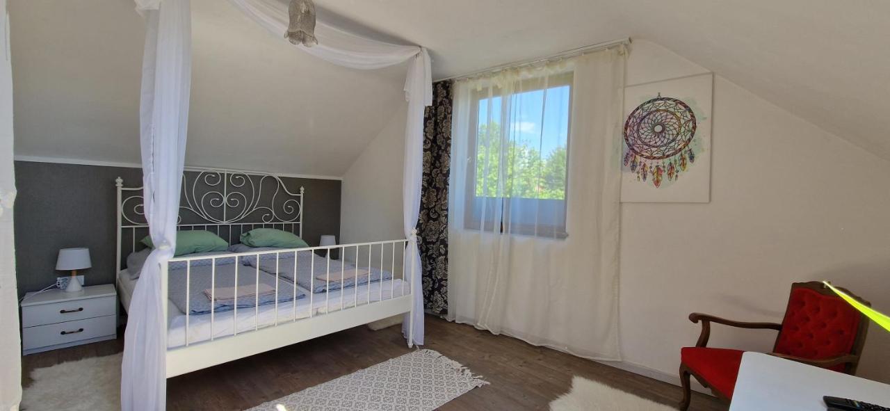 Boholand Apartman Еґер Екстер'єр фото
