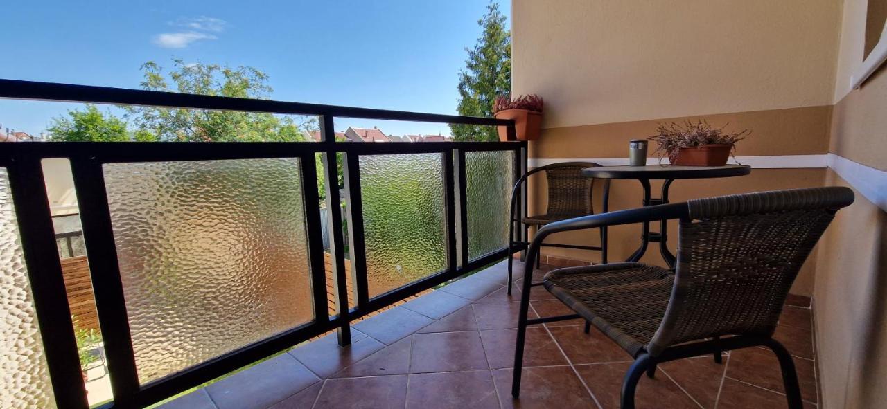 Boholand Apartman Еґер Екстер'єр фото